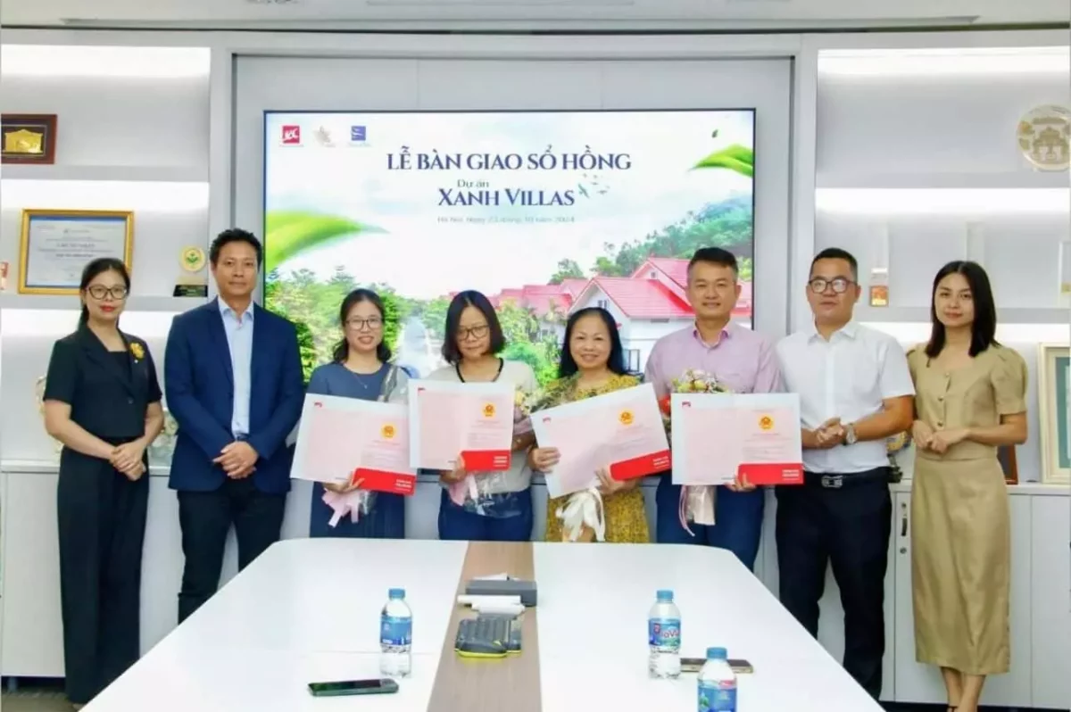 Chủ đầu tư Xuân Cầu Holdings trao sổ hồng tại dự án Xanh Villa